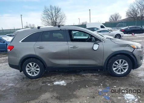 2016 Kia Sorento 2.4L Lx z USA, uszkodzony, nr VIN 5XYPGDA39GG013618